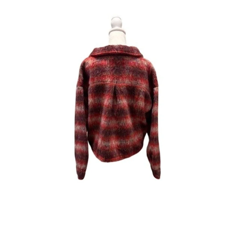 Vigoss Womens L Plaid Shacket Red Purple Fuzzy Cropped‎ Button Front Jacket NWT